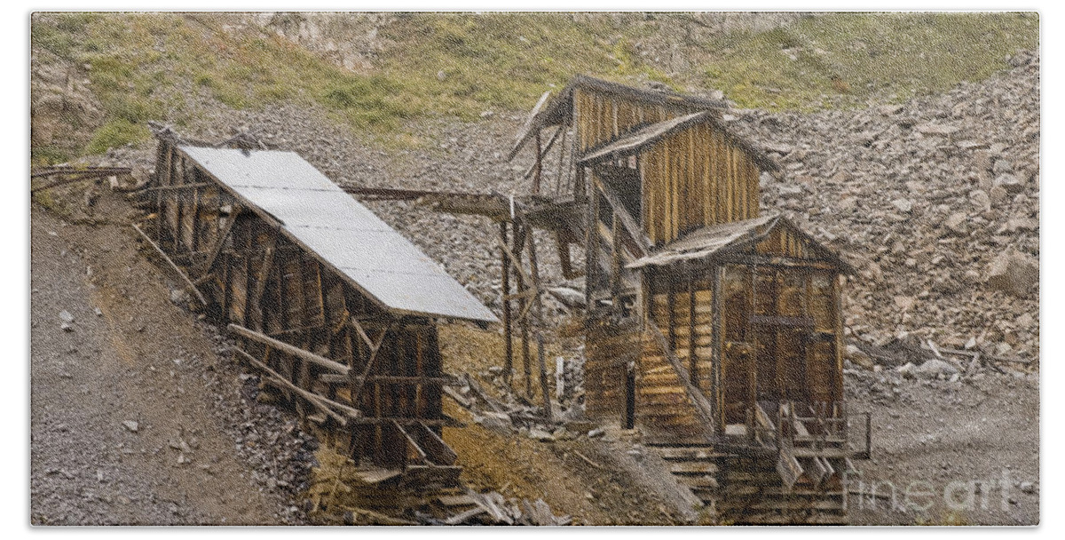 Western Buildings Beach Towel featuring the photograph Abandoned Mine by Tim Mulina
