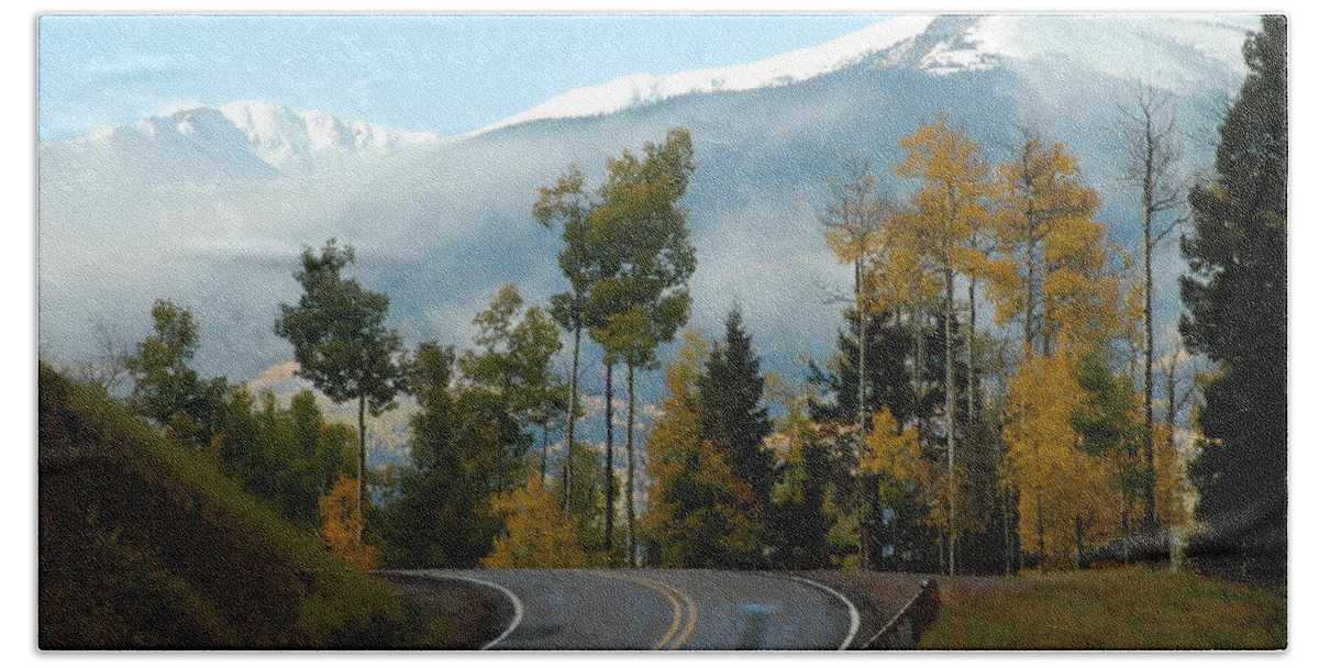Red River Beach Towel featuring the photograph Autumn Drive by Ron Weathers