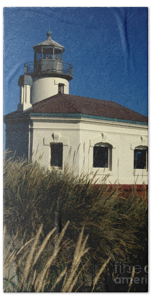 Coquille Beach Towel featuring the photograph Coquille Light by Sharon Elliott