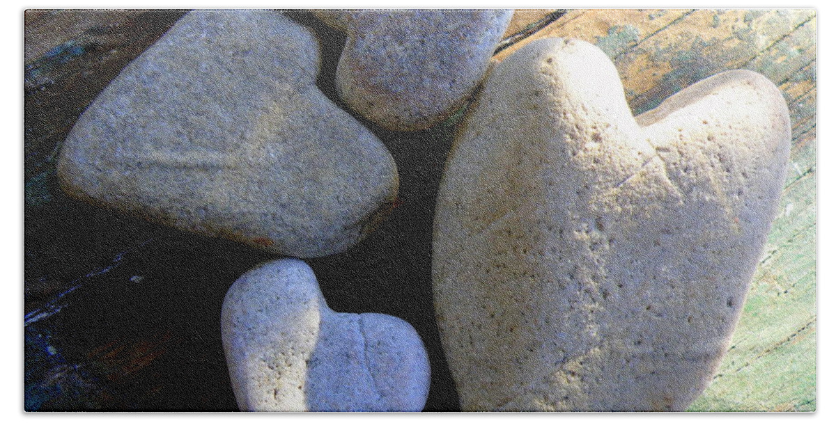 Hearts Beach Sheet featuring the photograph Four Stone Hearts by Lainie Wrightson