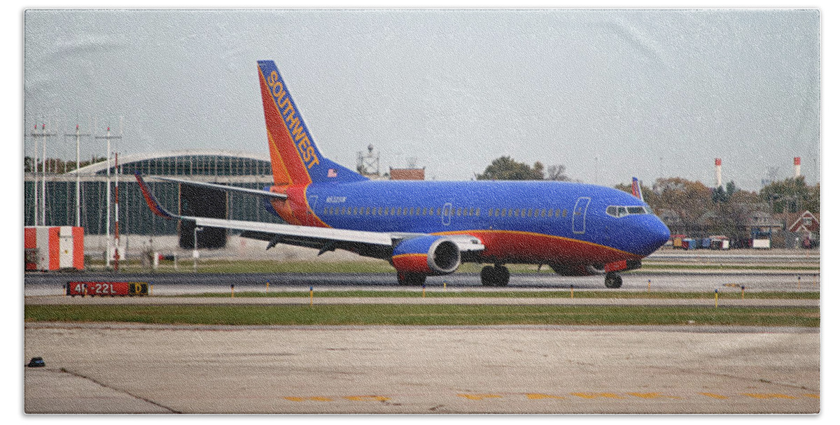 Passenger Plane Beach Towel featuring the photograph Jet Chicago Airplanes 11 by Thomas Woolworth