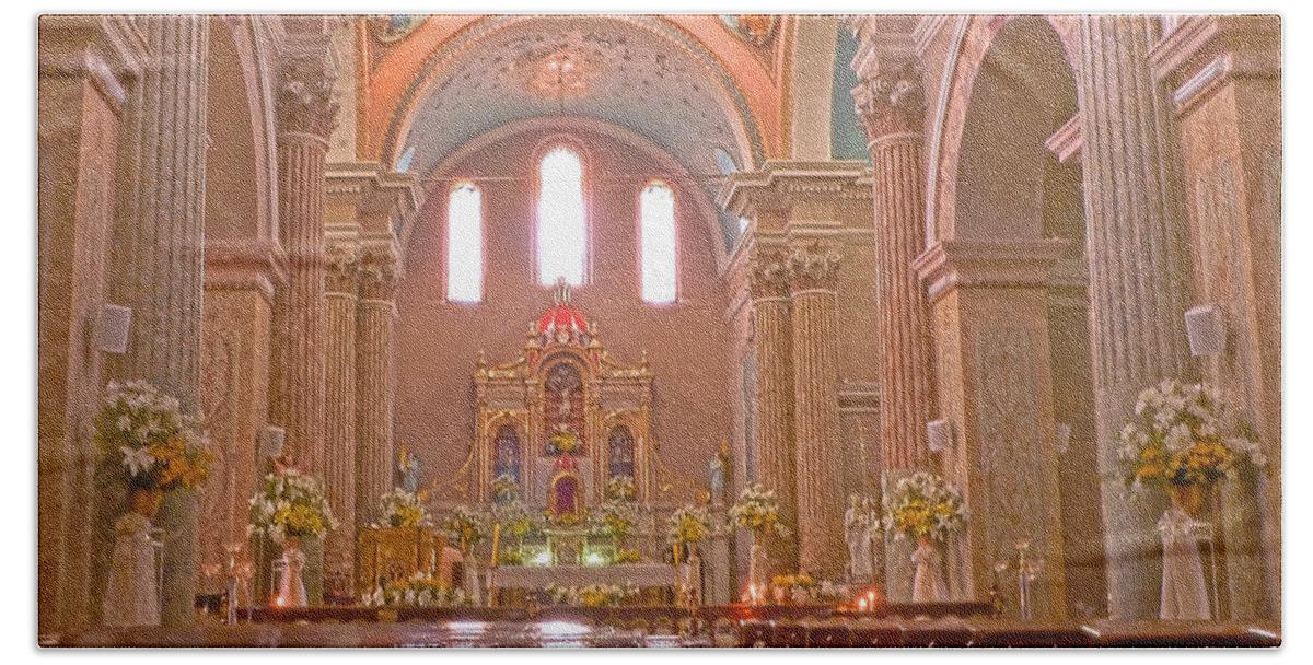 Church Beach Sheet featuring the photograph La Iglesia Matriz de Sangolqui Ecuador by Julia Springer