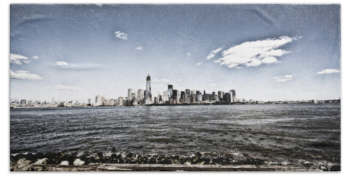New York Beach Towel featuring the photograph Manhattan by Leslie Leda