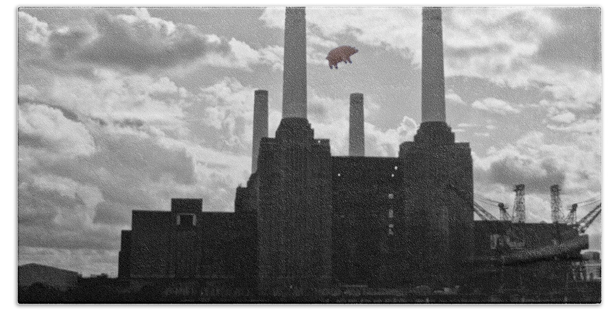 Pink Floyd Beach Towel featuring the photograph Pink Floyd Pig at Battersea by Dawn OConnor