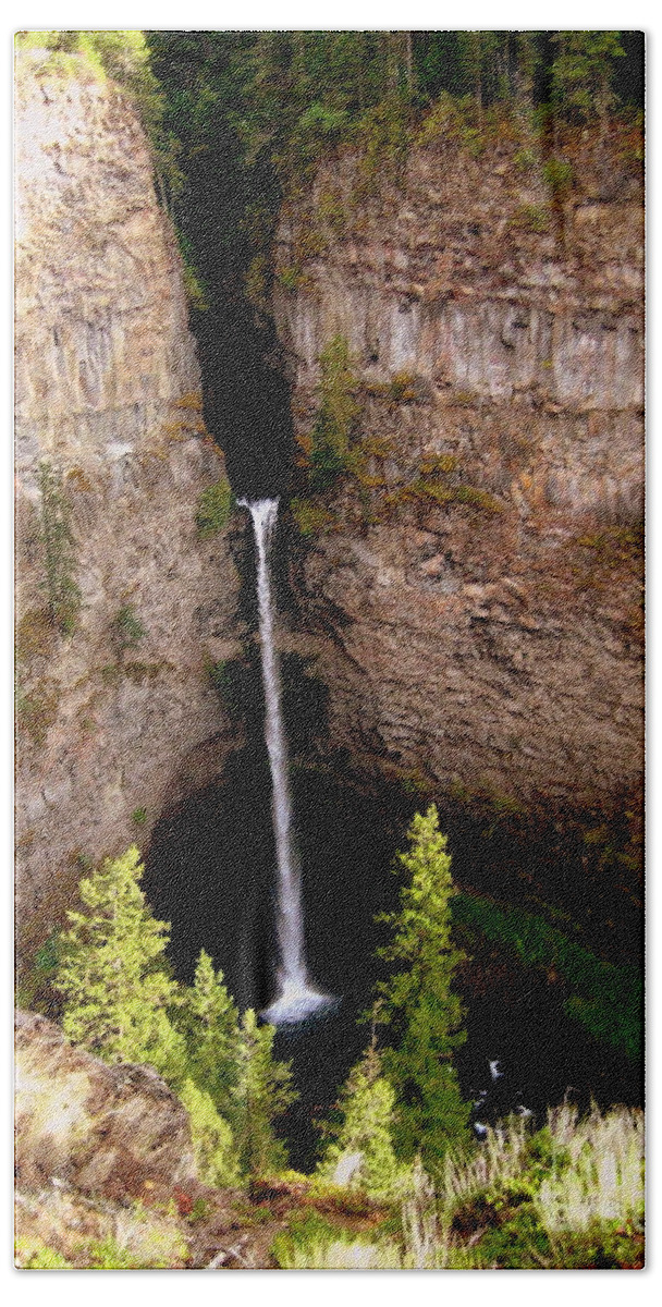 Waterfall Beach Towel featuring the photograph Spahats Creek Falls by Kathy Bassett