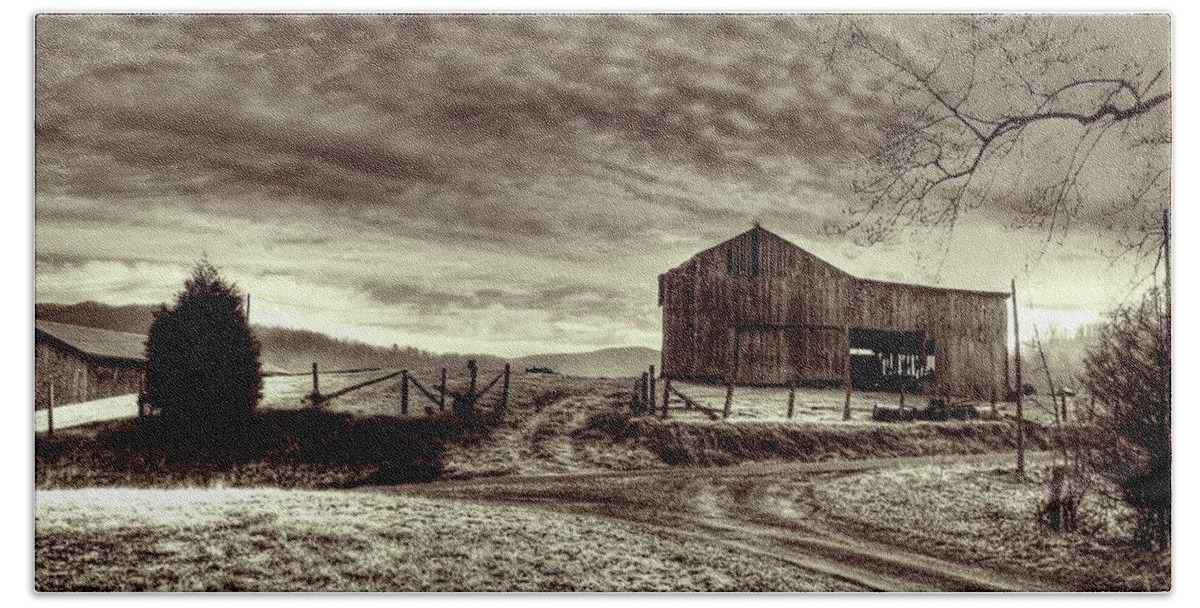 Barns Beach Sheet featuring the photograph Storm Brewing by Tom Culver