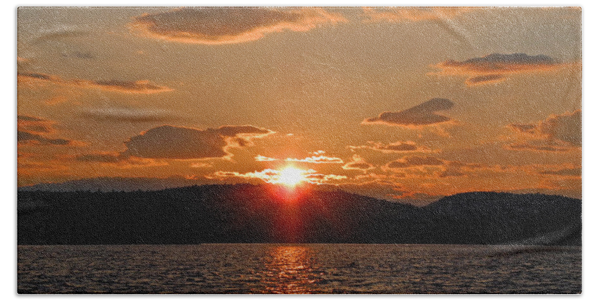Island Beach Sheet featuring the photograph Sunset by Lynda Lehmann