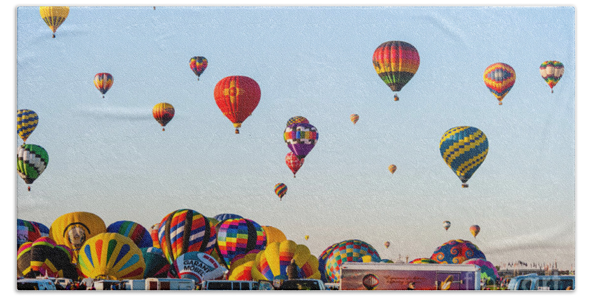 Multiple Hot Air Balloons Beach Towel featuring the photograph Multiple Hot air Balloons by Charles McCleanon