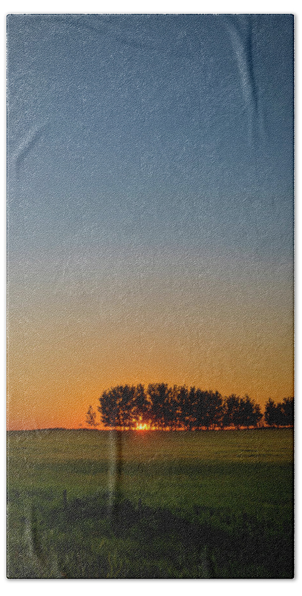 Sun Beach Towel featuring the photograph A Prairie Sunset #1 by Bill Cubitt