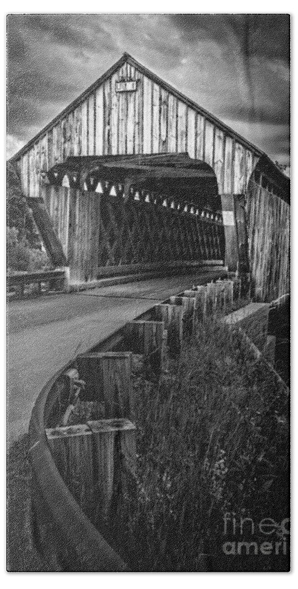 New Hampshire Beach Sheet featuring the photograph Covered Bridge Willard West Twin Hartland Vermont by Edward Fielding