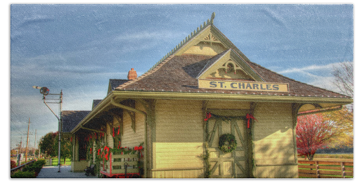 Depot Beach Towel featuring the photograph St. Charles Depot 3 by Steve Stuller