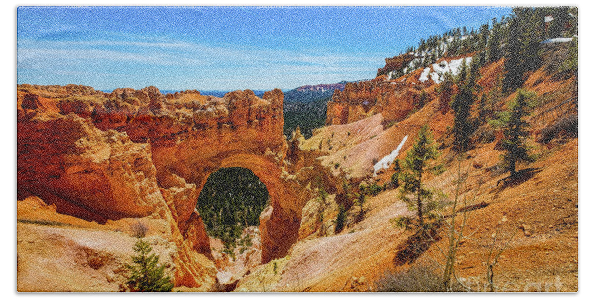 Bryce Canyon Beach Towel featuring the photograph Bryce Canyon Utah #12 by Raul Rodriguez