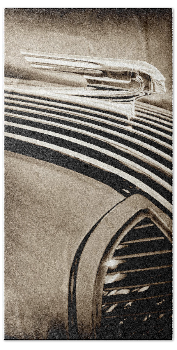 1936 Pontiac Hood Ornament Beach Towel featuring the photograph 1936 Pontiac Hood Ornament -1140s by Jill Reger