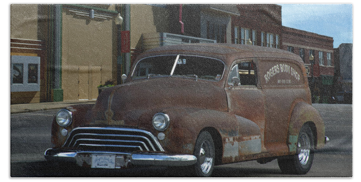 1948 Beach Sheet featuring the photograph 1948 Oldsmobile Sedan Delivery by Tim McCullough