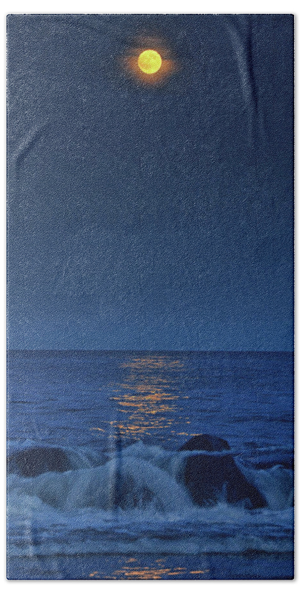 Allenhurst Beach Beach Towel featuring the photograph Allenhurst Beach Full Moon Rise #2 by Raymond Salani III