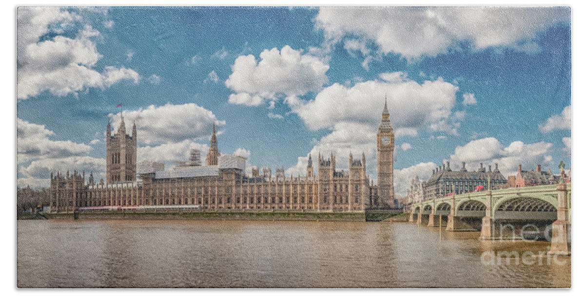 Ben Beach Towel featuring the photograph Big Ben and Parliament Building #2 by Mariusz Talarek