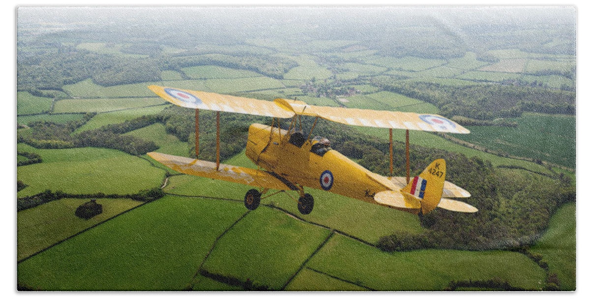 Dh.82a Beach Towel featuring the photograph Going solo #2 by Gary Eason