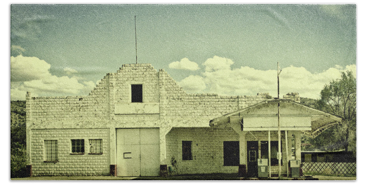 Gas Station Beach Towel featuring the photograph Old Gas Station - Truxon, Arizona #2 by Mountain Dreams