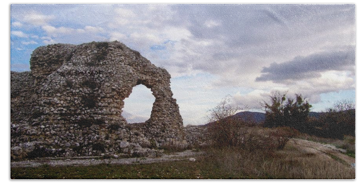 Old Stones Beach Sheet featuring the photograph Roman Ruins #4 by Judy Kirouac