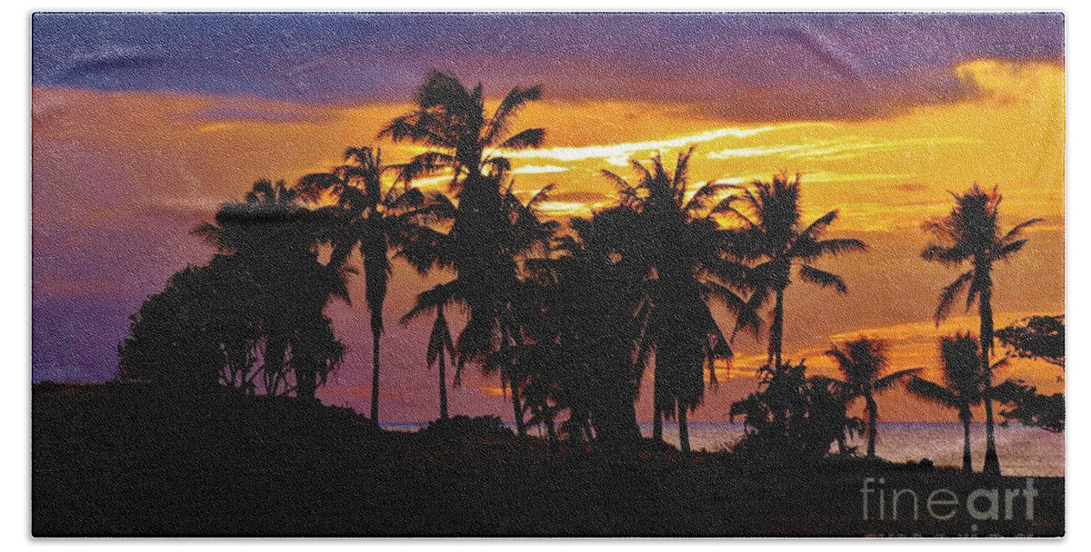 Pokai Bay Beach Towel featuring the photograph Westside Sunset #4 by Craig Wood