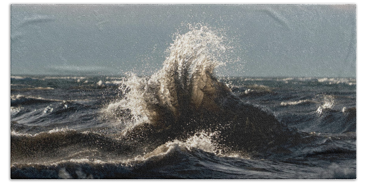 Lake Erie Beach Towel featuring the photograph Lake Erie Waves #6 by Dave Niedbala