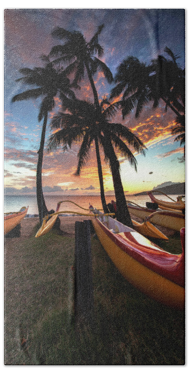 Kihei Maui Hawaii Canoes Palmtrees Sunset Clouds Beach Sheet featuring the photograph Kihei Canoes #7 by James Roemmling