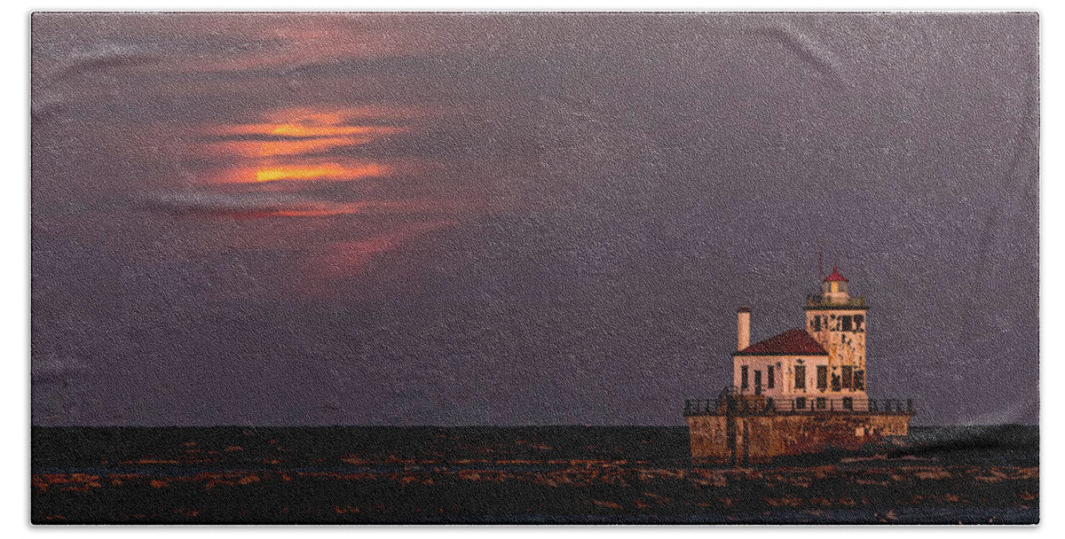 Lighthouse Beach Towel featuring the photograph A Moonsetting Sunrise by Everet Regal
