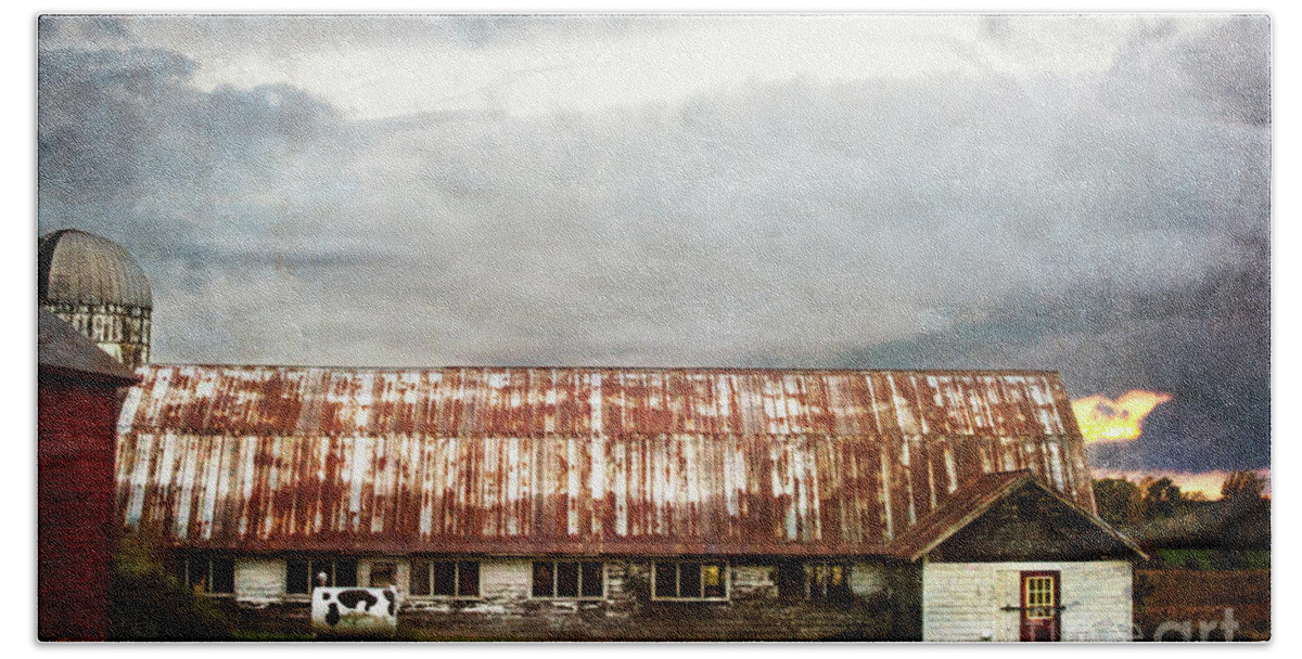 Farm Beach Sheet featuring the photograph Abandoned Dairy Farm by Judy Wolinsky
