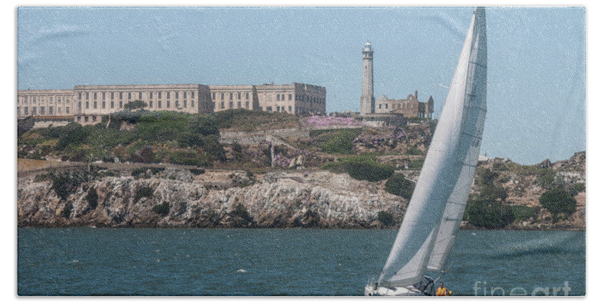 Alcatraz Beach Sheet featuring the photograph Alcatraz Sailing by John Greco
