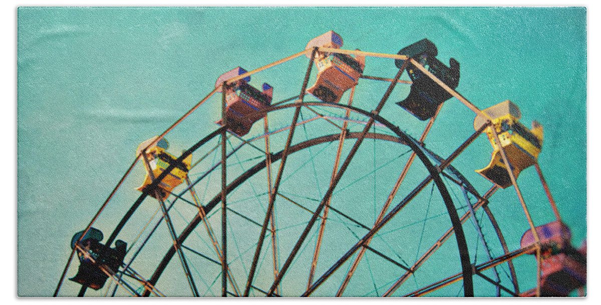 Ferris Wheel Beach Towel featuring the photograph Aquamarine Dream - Ferris Wheel Art by Melanie Alexandra Price