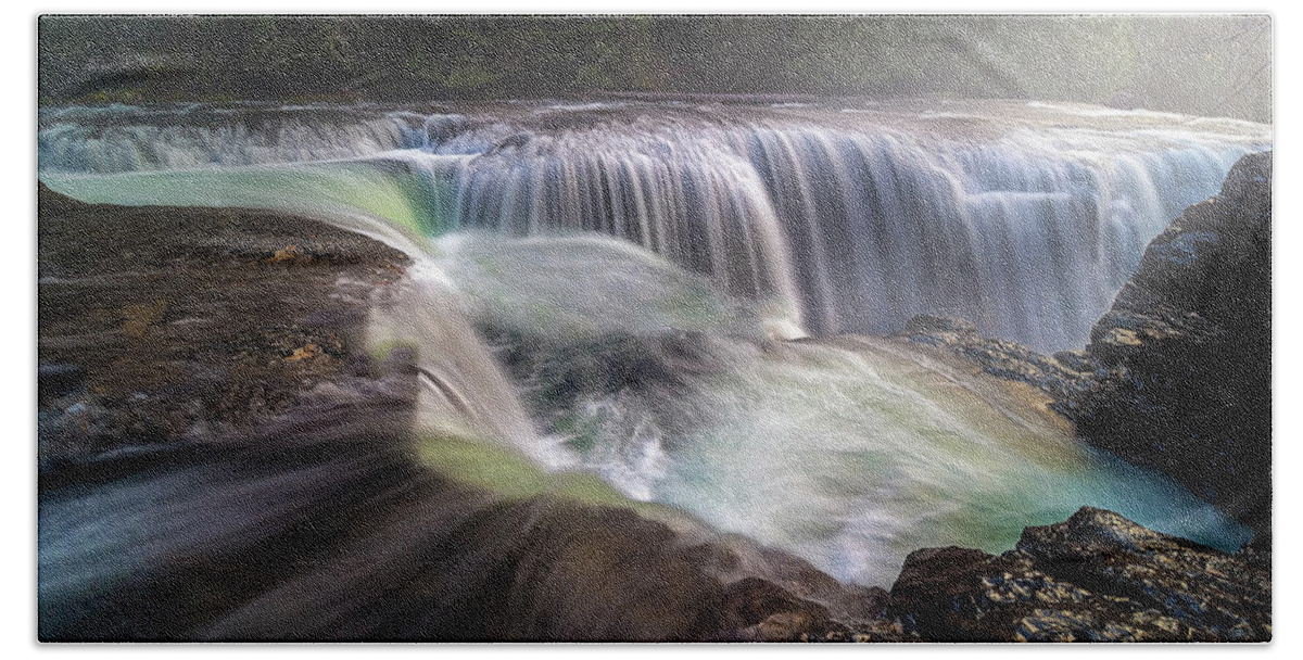 Lower Lewis River Falls Beach Sheet featuring the photograph At the Top of Lower Lewis River Falls by David Gn