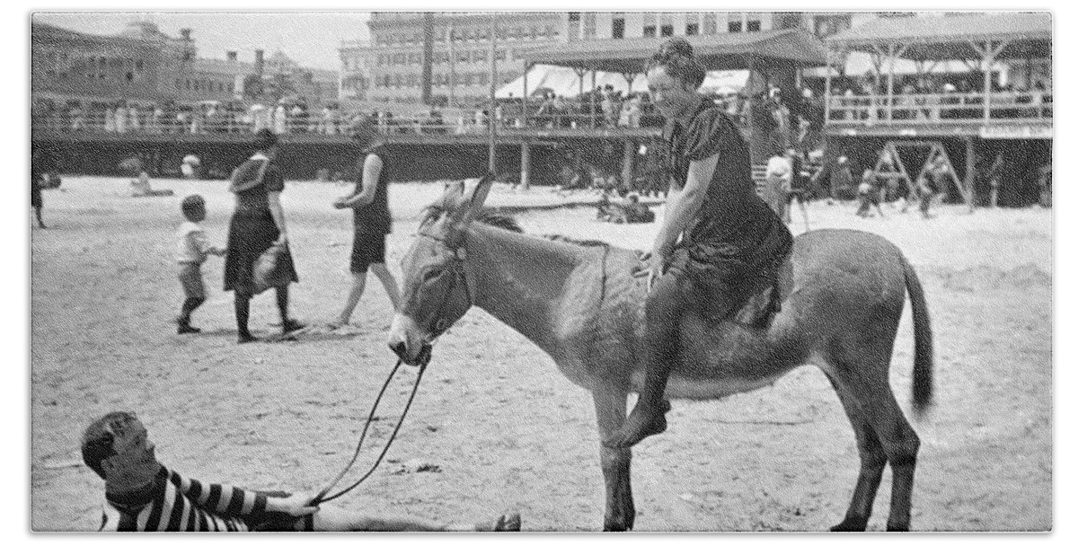 1901 Beach Towel featuring the photograph Atlantic City: Donkey by Granger