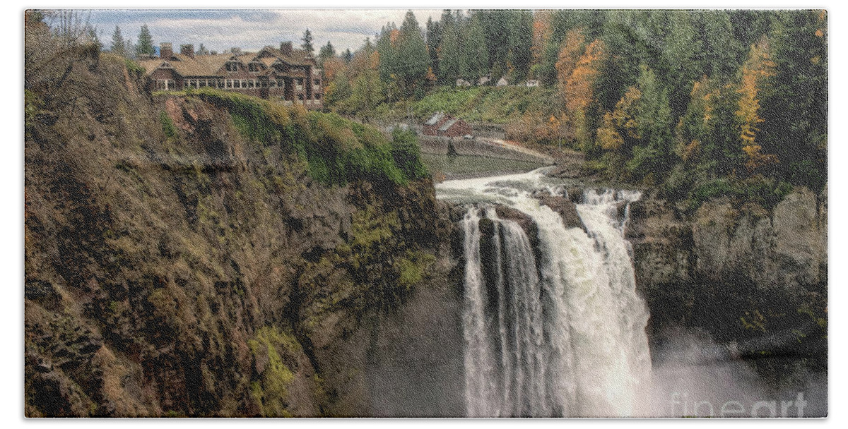 Snoqualmie Falls Beach Towel featuring the photograph Autumnal Falls by Chris Anderson