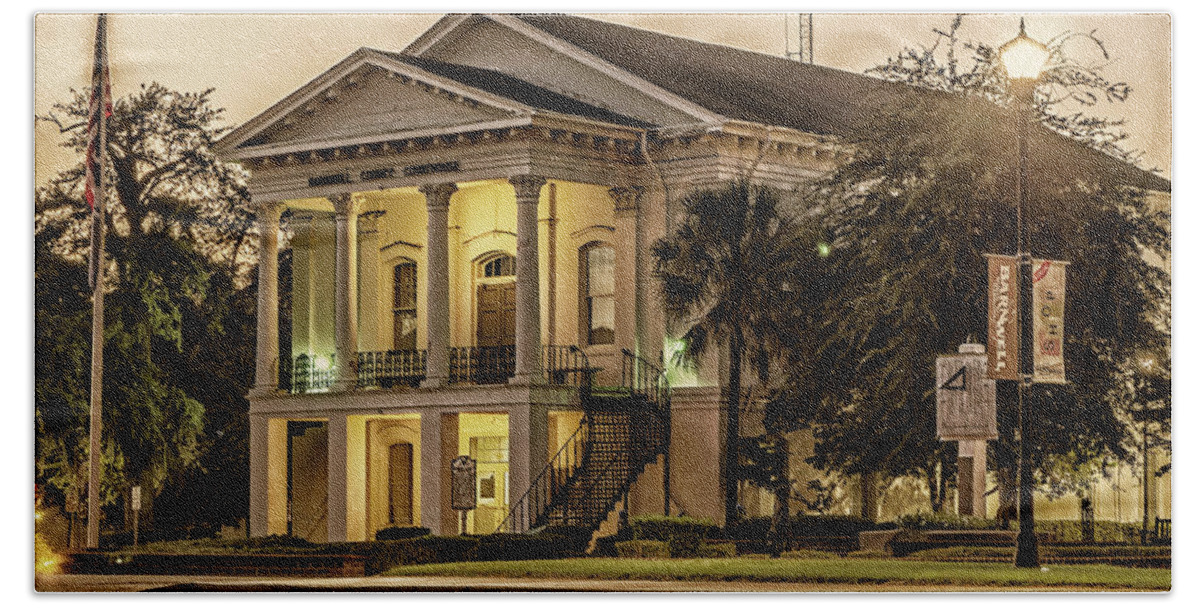 Barnwell Beach Towel featuring the photograph Barnwell Courthouse vintage by David Palmer