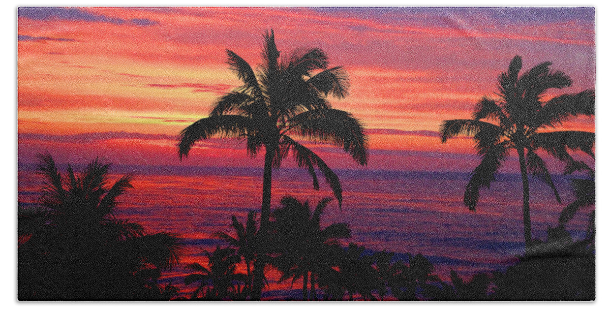 Hawaiian Sunset Beach Sheet featuring the photograph Beautiful Hawaiian Sunset by Michael Rucker