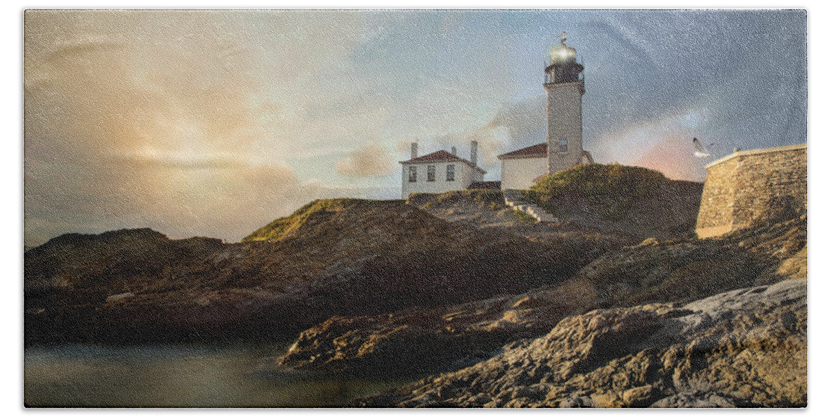 Lighthouse Beach Sheet featuring the photograph Beavertail Light by Robin-Lee Vieira