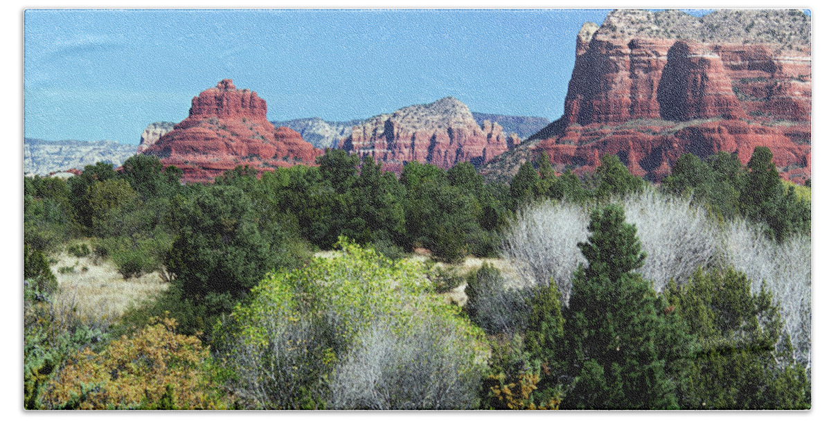 Bell Rock Beach Towel featuring the photograph Bell Rock View 7650-101717-2cr by Tam Ryan