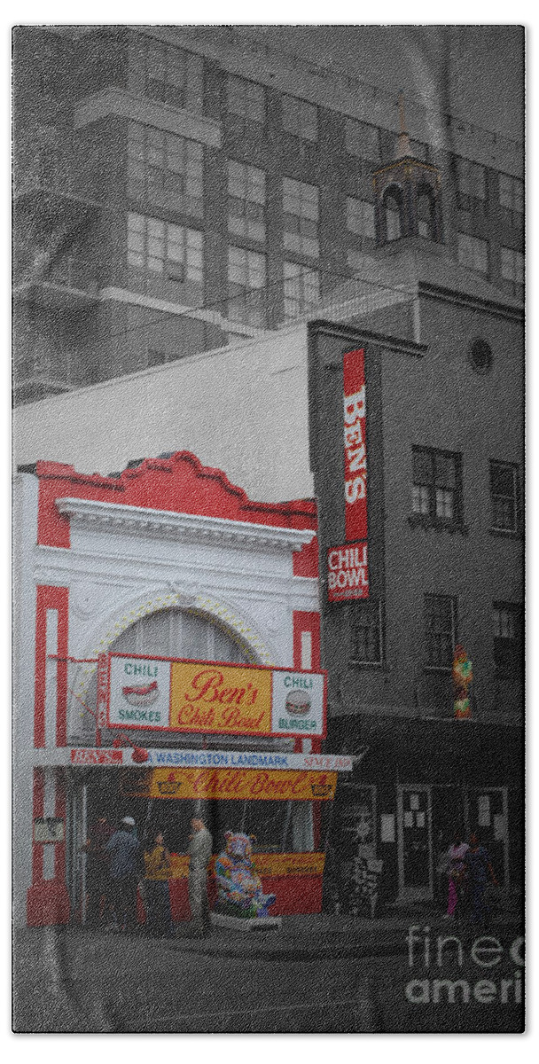 Ben Beach Towel featuring the photograph Ben's Chili Bowl by Jost Houk