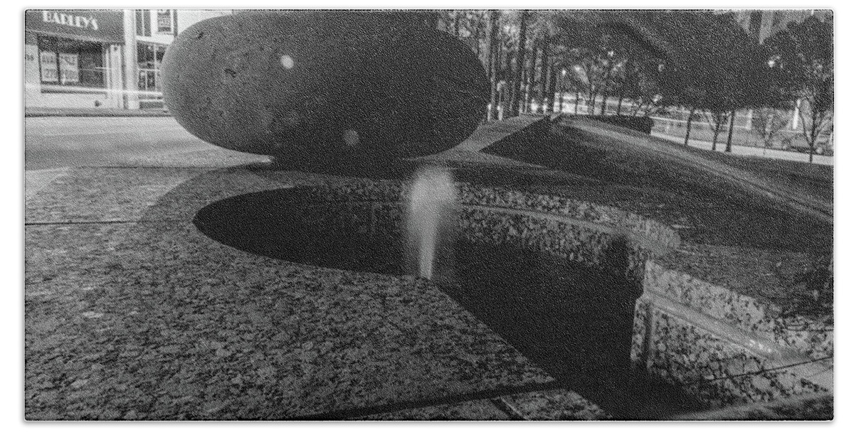 Atlanta Beach Sheet featuring the photograph Black and White fountain by Kenny Thomas