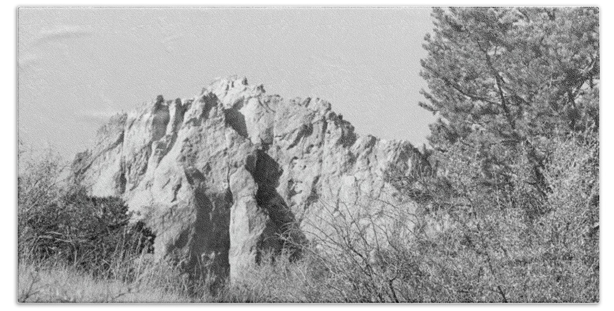 Black And White Garden Of The Gods Colorado 2 10232017 Beach Towel featuring the photograph Black and White Garden of the Gods Colorado 2 10232017 by David Frederick