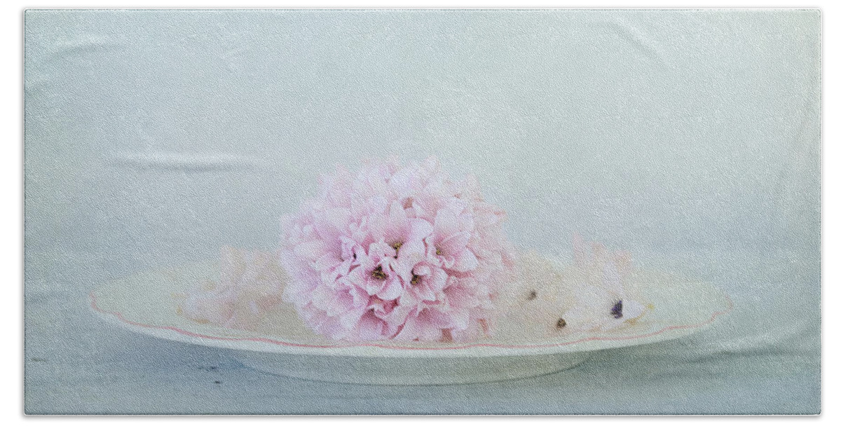 Hyacinth Beach Towel featuring the photograph Blissful Hyacinth by Kim Hojnacki