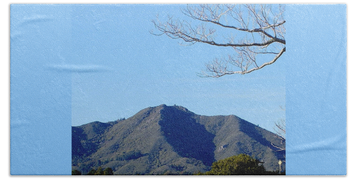 Mount Tamalpais Beach Sheet featuring the photograph Blue Skies and Mt Tamalpais by Ben Upham III