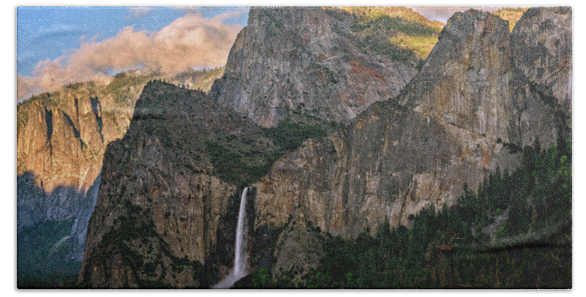 Af Zoom 24-70mm F/2.8g Beach Towel featuring the photograph Bridalveil Falls from Tunnel View by John Hight