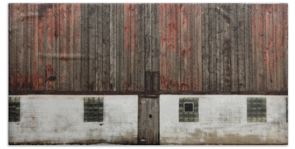 Barn Beach Towel featuring the photograph Broad Side of A Barn by Julie Hamilton