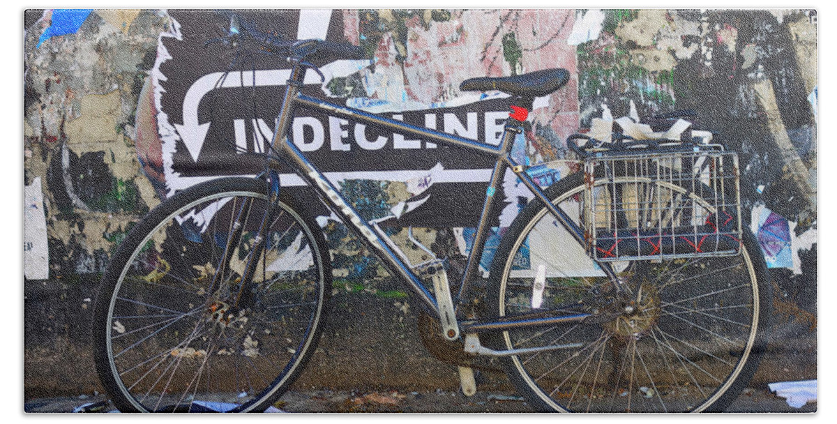 Black Bike Beach Towel featuring the photograph Brooklyn Bike by Joan Reese