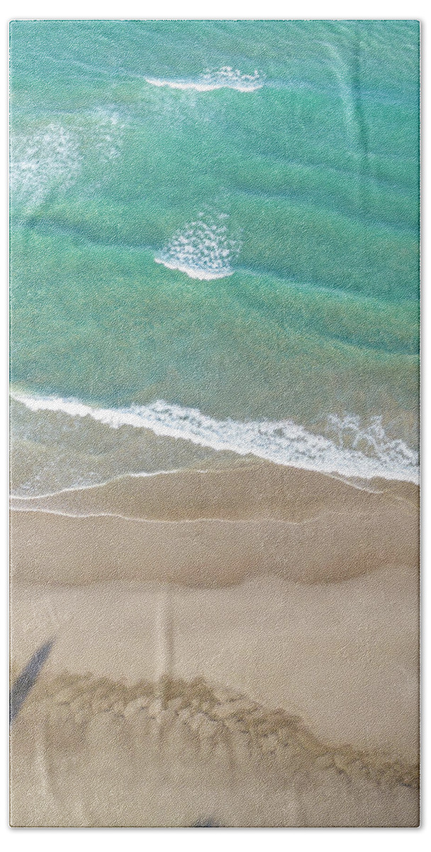 Chriscousins Beach Sheet featuring the photograph Byron Beach Life by Chris Cousins