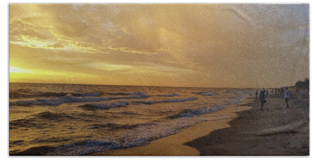 Florida Beach Sheet featuring the photograph Captiva Sunset Watchers by Florene Welebny