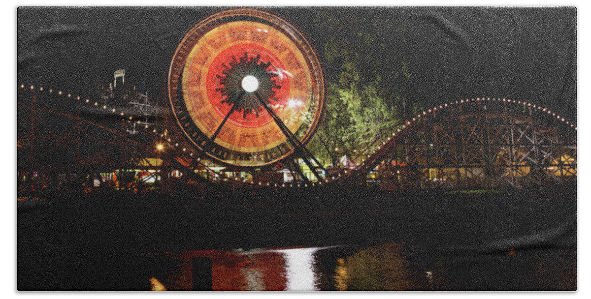 Arnolds Park Beach Towel featuring the photograph Century Wheel by Gary Gunderson