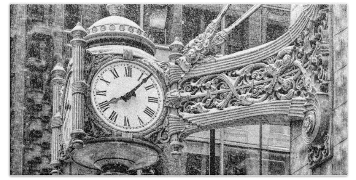 Chicago Beach Sheet featuring the photograph Chicago Marshall Field State Street Clock Black and White by Christopher Arndt