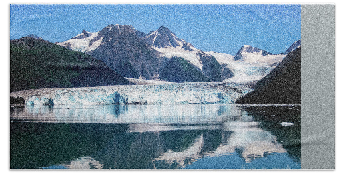 Usa Beach Towel featuring the photograph Columbia Glacier Alaska by Benny Marty